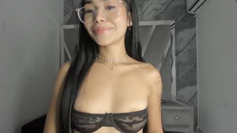 mia_petiteht online show from 06-13-26, 08:40