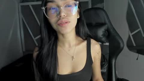 mia_petiteht online show from 07-23-26, 09:02