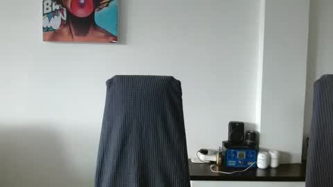 Mia  online show from 06-22-26, 07:00