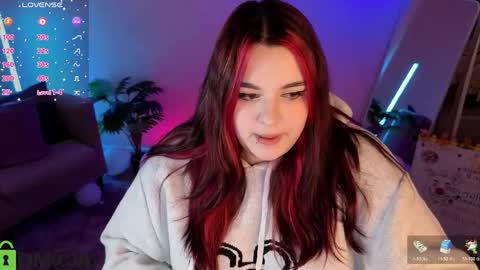 Mia online show from 05-25-26, 01:00
