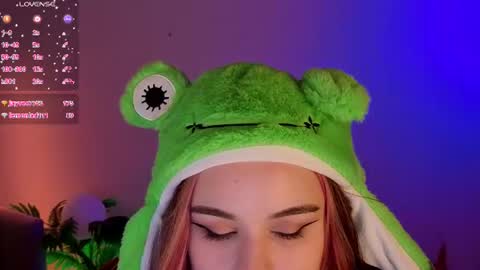 Mia online show from 06-11-26, 02:53