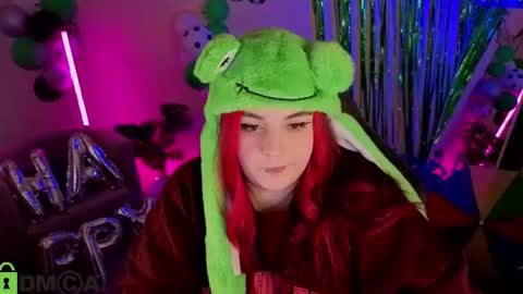 Mia online show from 06-25-26, 01:38