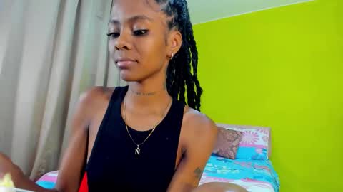 Mia online show from 10-14-25, 07:14