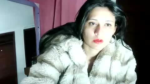 Snapshot of mia_robeerts chatting on 09-18-25, 01:40 mia_robeerts online show from 09-18-25, 01:40