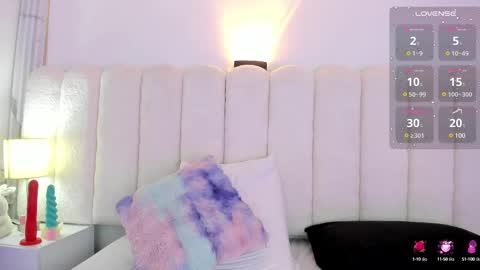 Snapshot of mia_rom chatting on 03-08-25, 03:24 Mia online show from 03-08-25, 03:24