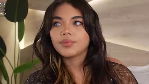 Snapshot of mia_rosalie chatting on 06-19-26, 07:39 mia_rosalie online show from 06-19-26, 07:39
