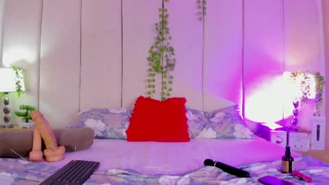 mia rousse25 online show from 04-19-26, 06:10