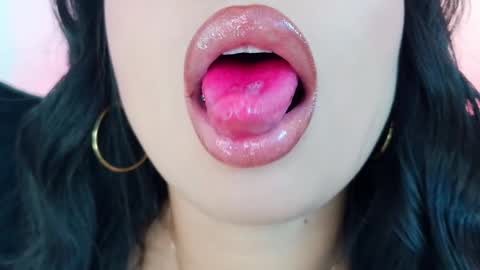 Mia online show from 04-02-26, 07:44