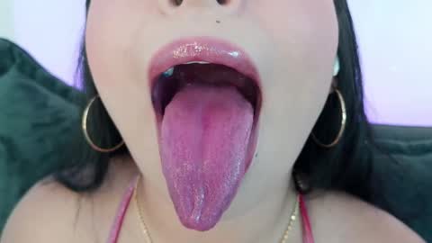 Snapshot of mia_roux1 chatting on 05-17-26, 10:39 Mia online show from 05-17-26, 10:39
