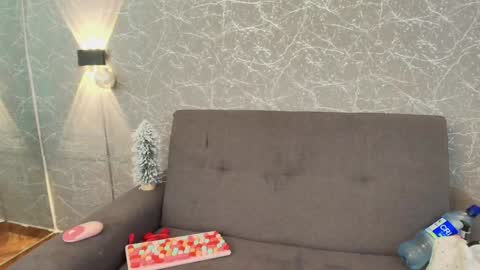 Snapshot of mia_roux13 chatting on 12-30-24, 07:11 Mia Roux online show from 12-30-24, 07:11