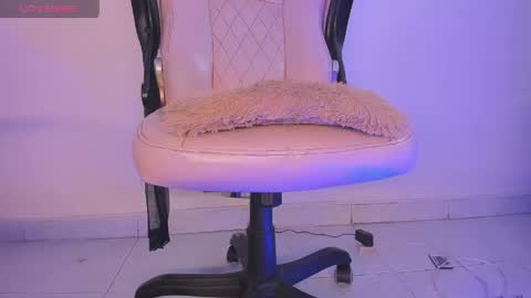 mia_royal online show from 04-16-26, 09:39