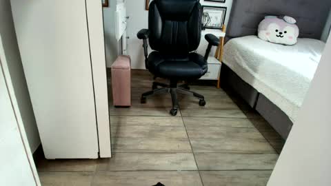 Mia Sepulveda online show from 06-12-26, 03:22
