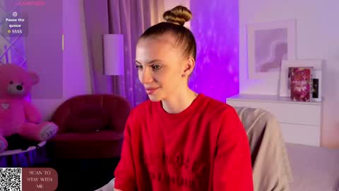 Mia online show from 04-10-26, 06:40