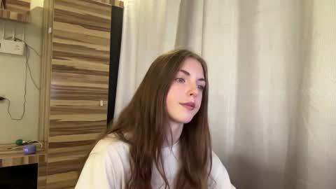 Mia online show from 07-16-26, 06:19
