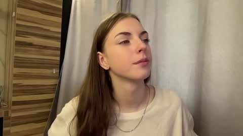 Mia online show from 07-29-26, 07:06