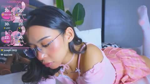 Mia online show from 11-28-25, 05:15