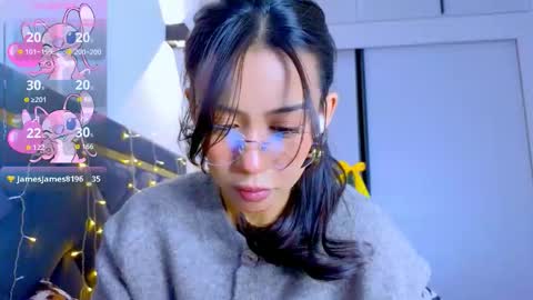 Mia online show from 12-18-25, 04:35