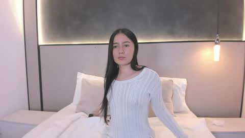 M I A online show from 04-01-26, 11:55