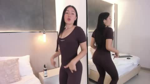 Snapshot of mia_slora chatting on 05-08-26, 11:59 M I A online show from 05-08-26, 11:59