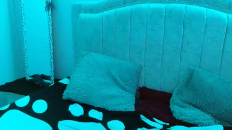 Snapshot of mia_smithl chatting on 01-12-25, 01:37 mia_smithl online show from 01-12-25, 01:37