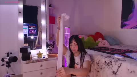 Snapshot of mia_starss chatting on 05-19-26, 01:22 Mia online show from 05-19-26, 01:22