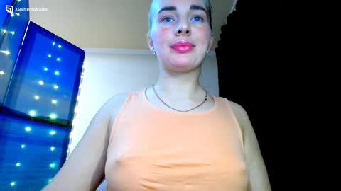 Snapshot of mia_sunnyy chatting on 12-10-24, 09:43 Mia. online show from 12-10-24, 09:43