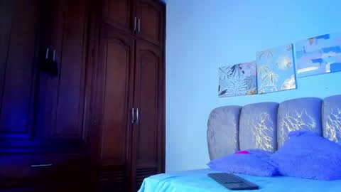mia_sweetie1 online show from 07-09-26, 07:18