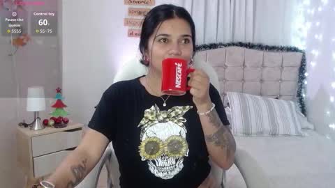 Mia  online show from 12-21-25, 05:36