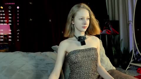 Mia online show from 01-13-25, 09:09