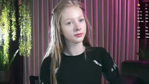 Mia online show from 11-29-25, 07:39