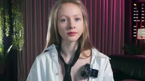 Mia online show from 12-02-25, 05:19