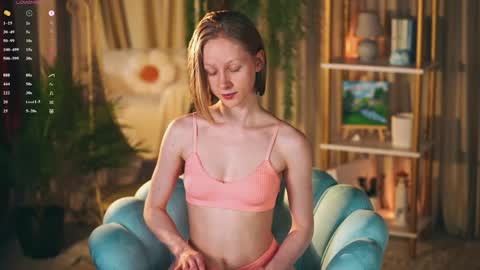 Snapshot of mia_vebes chatting on 05-19-26, 04:57 Mia online show from 05-19-26, 04:57
