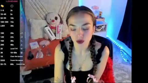 Mia Victoria online show from 07-15-26, 06:02
