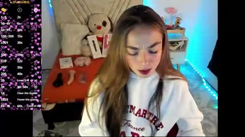 Mia Victoria online show from 07-31-26, 02:33