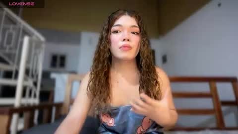 Mia online show from 07-17-26, 06:24