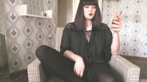 mia_wallase online show from 05-24-26, 04:06