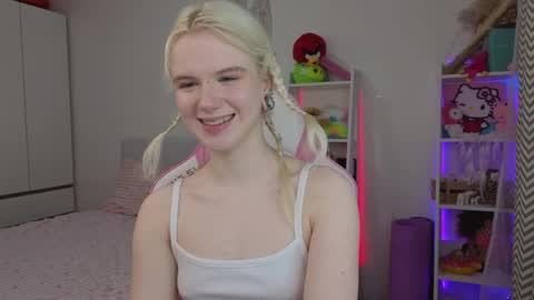 Mia online show from 04-07-26, 03:29