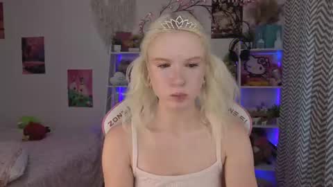 Mia online show from 06-28-26, 03:12