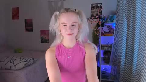 Mia online show from 07-20-26, 03:21
