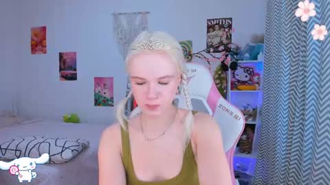 Mia online show from 07-23-26, 03:26
