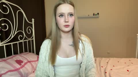 mia_wellis online show from 04-22-26, 07:48