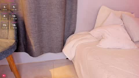 Mia White  online show from 01-24-25, 04:06