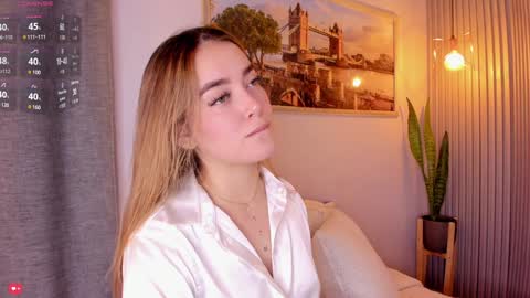 Mia White  online show from 02-03-25, 12:47