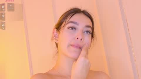 Mia White  online show from 05-06-26, 01:16