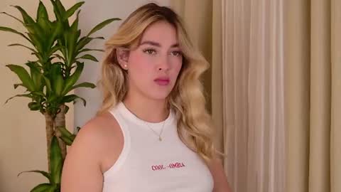Mia White  online show from 07-10-26, 02:41