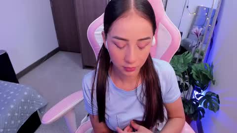 mia  nicolle online show from 02-27-25, 05:34