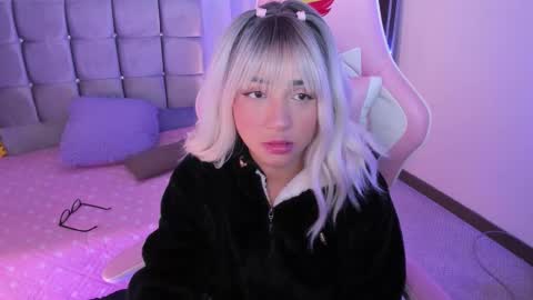 mia  nicolle online show from 09-20-25, 02:45