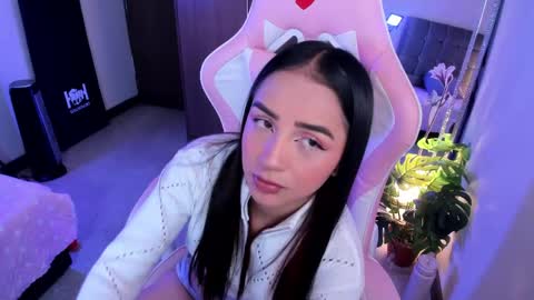 Snapshot of miaa_06 chatting on 04-26-26, 03:04 mia nicolle online show from 04-26-26, 03:04