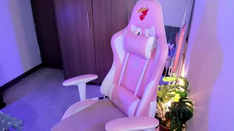 Snapshot of miaa_06 chatting on 04-29-26, 11:11 mia nicolle online show from 04-29-26, 11:11