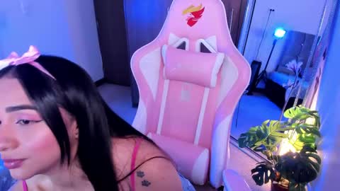 Snapshot of miaa_06 chatting on 05-05-26, 11:24 mia nicolle online show from 05-05-26, 11:24